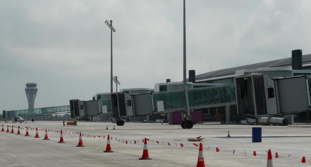 Fingers de la nueva terminal sut del aeropuerto del Prat